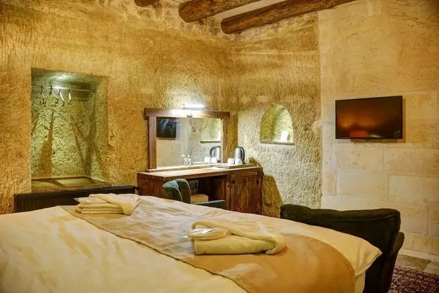 Comfort Cave Room