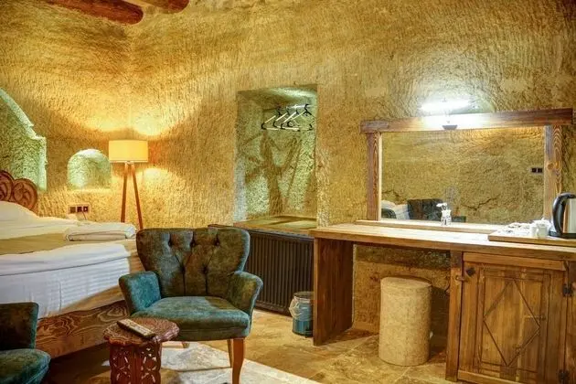 Comfort Cave Room