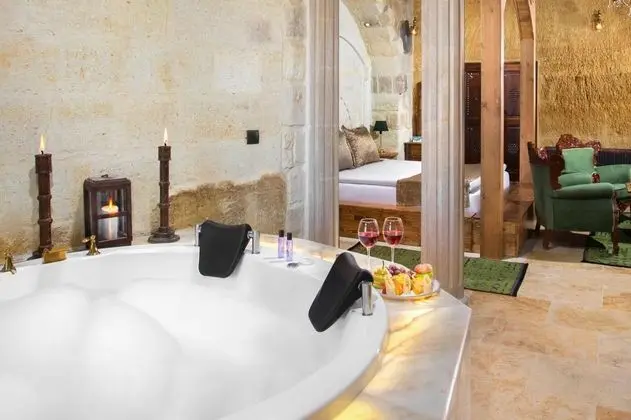 Jakuzili Cave Suite, Şehir veya Dağ Manzaralı, Jakuzili ve Verandalı