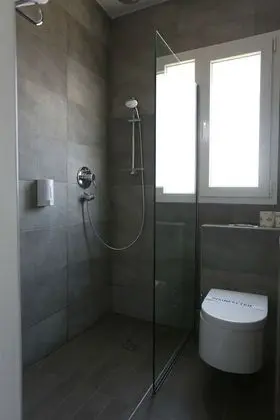 Standard Single, Annex Building