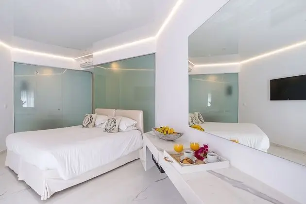 Luxury Tek Büyük veya İki Ayrı Yataklı Oda, 1 Çift Kişilik veya 2 Tek Kişilik Yatak (Prestige)