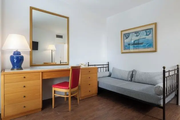 Comfort Apart Daire, 1 Yatak Odası, Küçük Mutfak, Bahçe Manzaralı