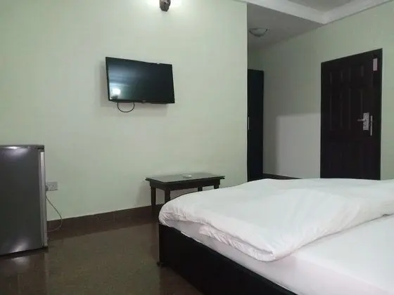 Premium Oda, 1 Büyük (Queen) Boy Yatak, Sigara İçilmez