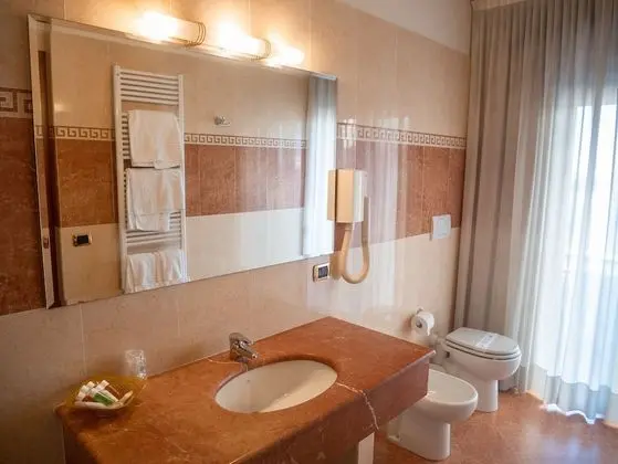 Classic Tek Büyük Yataklı Oda