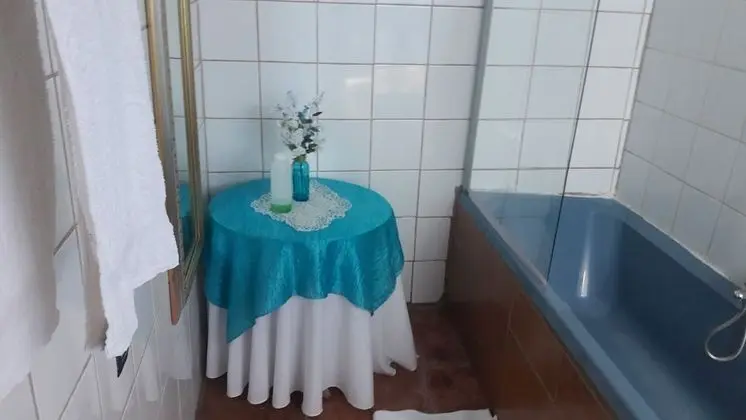 Üç Kişilik Oda