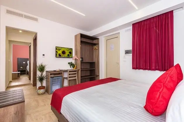 Traditional Tek Büyük veya İki Ayrı Yataklı Oda