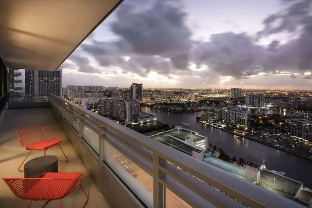Oda, 1 En Büyük (King) Boy Yatak, Balkon (Intracoastal View)