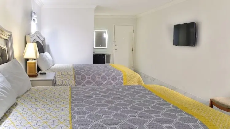 Superior Room, 2 Queen Beds, Non Smoking - Newly Renovated