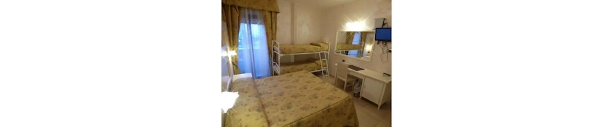 Standard Dört Kişilik Oda, Kısmi Deniz Manzaralı