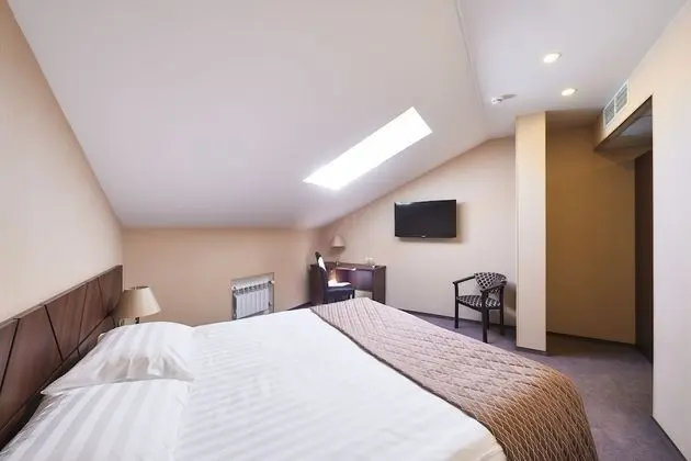 Comfort Tek Büyük veya İki Ayrı Yataklı Oda