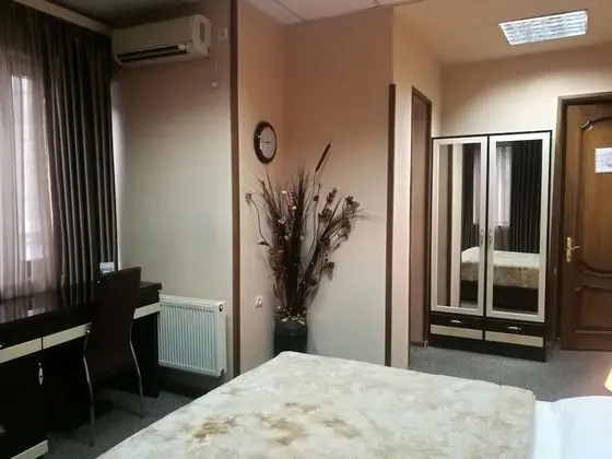 Standard Tek Büyük Yataklı Oda