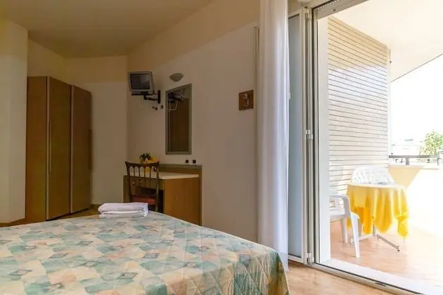 Tek Büyük Yataklı Oda, Balkon