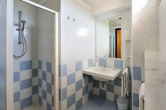 Tek Büyük veya İki Ayrı Yataklı Oda, Deniz Manzaralı