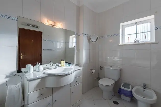 Comfort İki Ayrı Yataklı Oda, Ortak Banyo