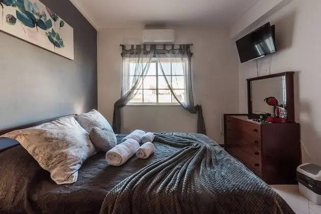 Comfort Tek Büyük Yataklı Oda, Ortak Banyo