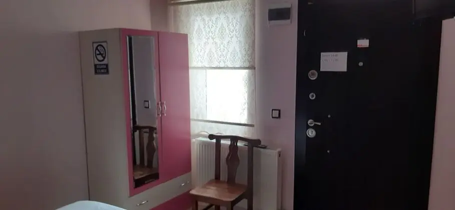Economy Room