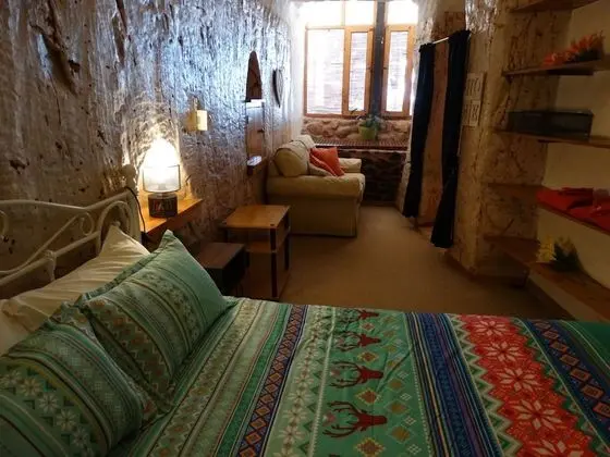 Ev, 2 Yatak Odası (Dinky Di's Dugout)
