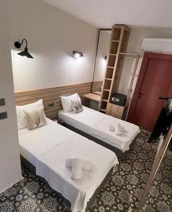EKSİ 1. KAT