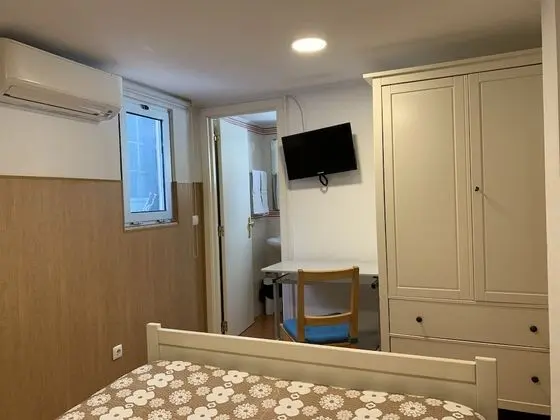 Tek Büyük Yataklı Oda, Özel Banyo, Zemin Kat