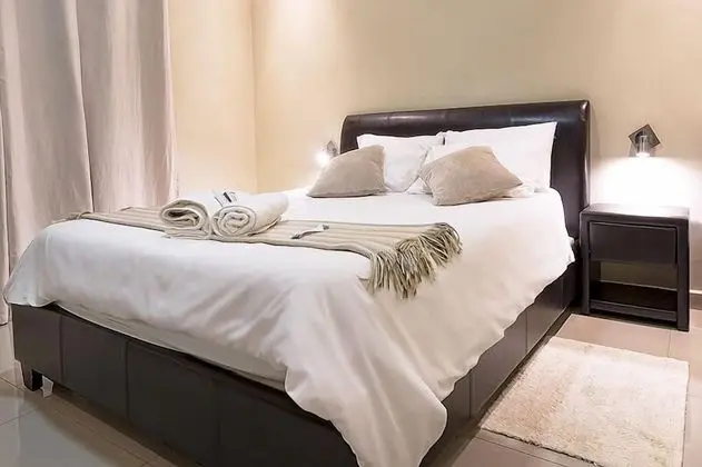 Luxury Tek Büyük Yataklı Oda