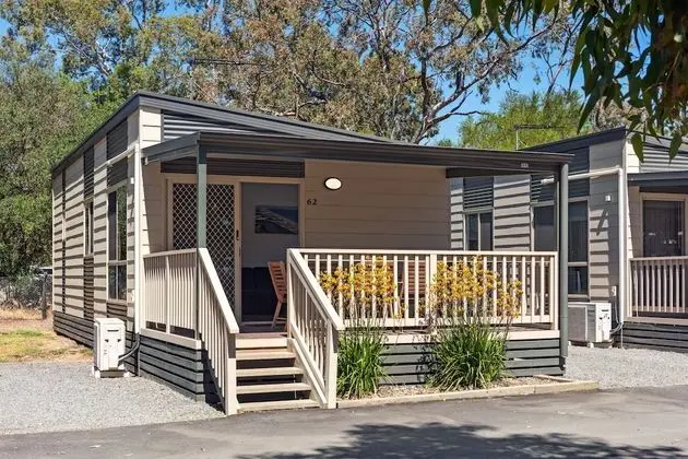 Superior Kulübe (Sleeps 5-6)