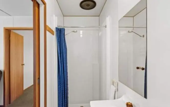 Standard Kulübe (Standard Cabin - Sleeps 4 )