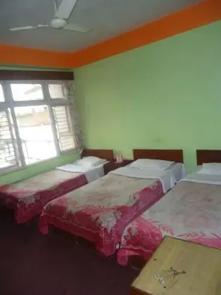 Üç Kişilik Oda