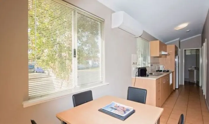Deluxe Kulübe (Sleeps 4)