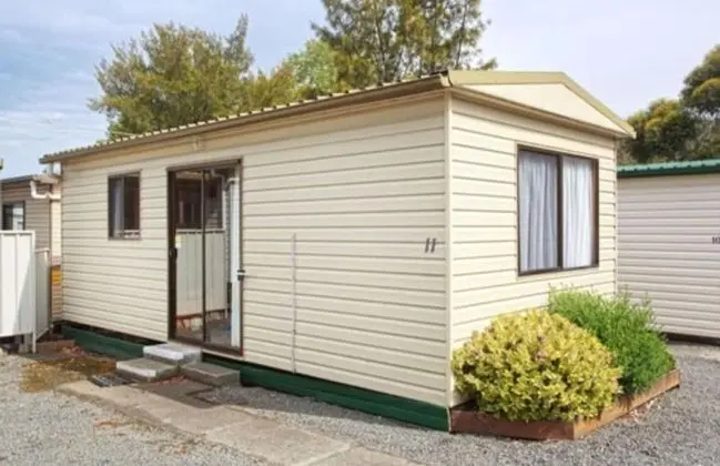 Economy Studio Cabin - Sleeps 4