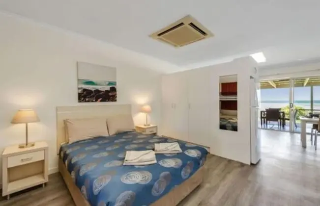 Superior Studio Beachfront - Sleeps 4