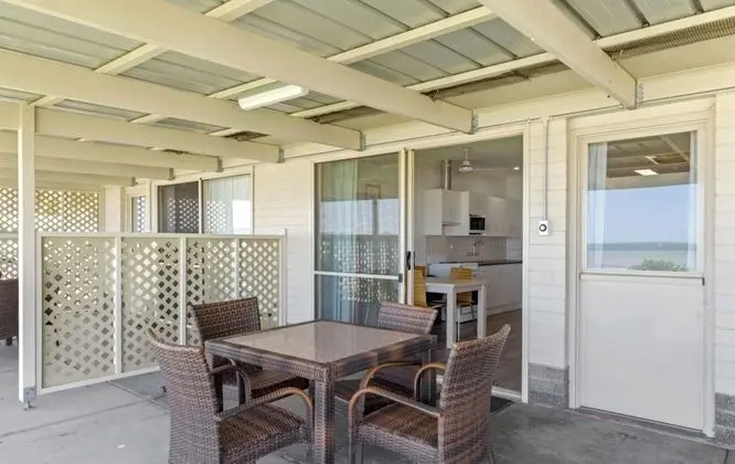 Superior Studio Beachfront - Sleeps 4