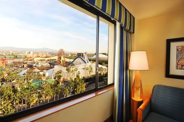 Premium Oda (Upper Level Theme Park View)