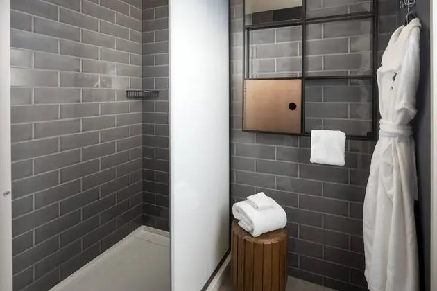 Oda, 2 Büyük (Queen) Boy Yatak, Sigara İçilmez, Şehir Manzaralı