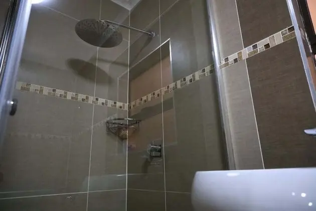 Exclusive Tek Büyük Yataklı Oda