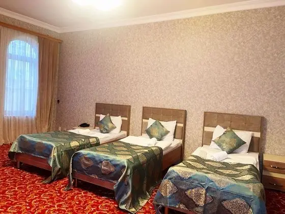 Üç Kişilik Oda