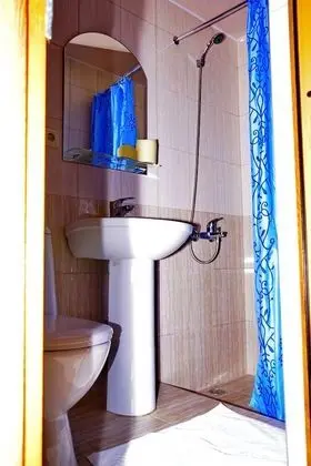 Tek Büyük veya İki Ayrı Yataklı Oda (With extra bed)