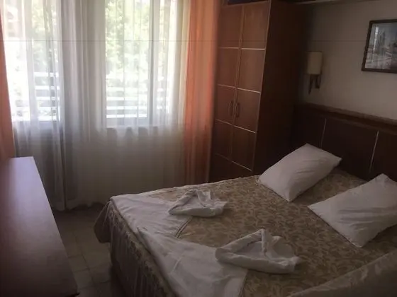 Standard Tek Büyük veya İki Ayrı Yataklı Oda
