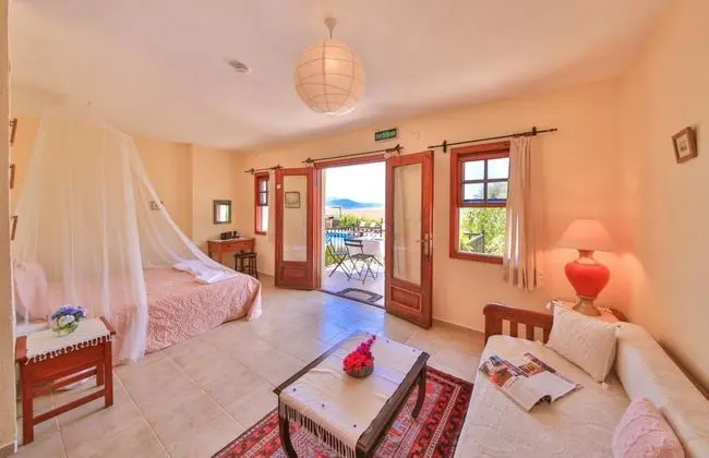 Suite, Bahçe Manzaralı, Balkonlu