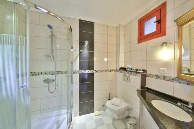 Suite, Bahçe Manzaralı, Balkonlu