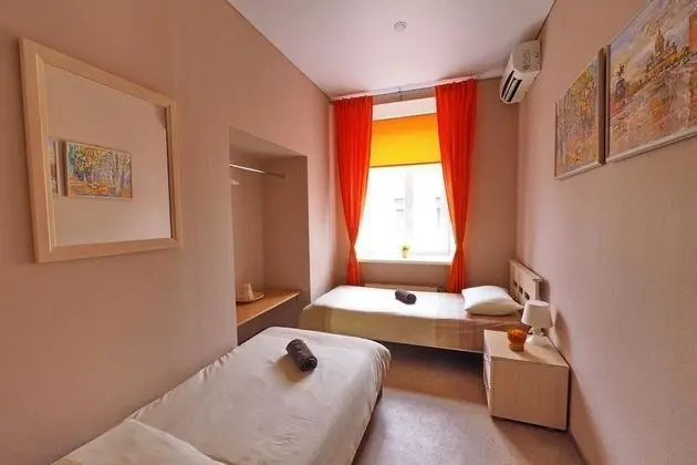 Basic İki Ayrı Yataklı Oda, Ortak Banyo