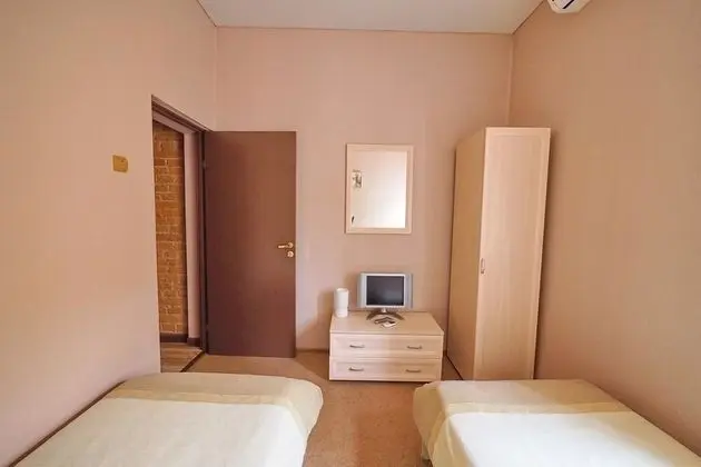 Basic İki Ayrı Yataklı Oda, Ortak Banyo