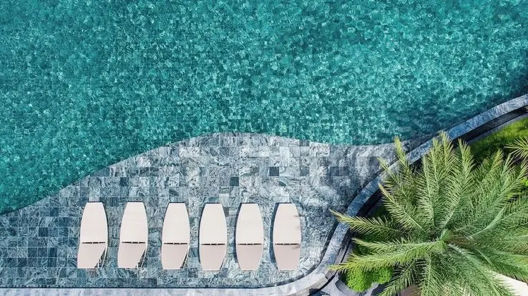 Grand Deluxe Pool View Room