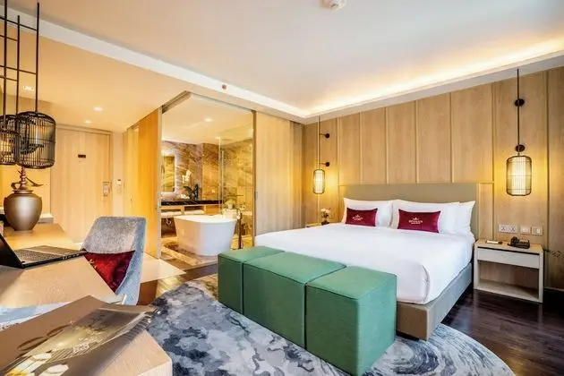 Premier Corner Room