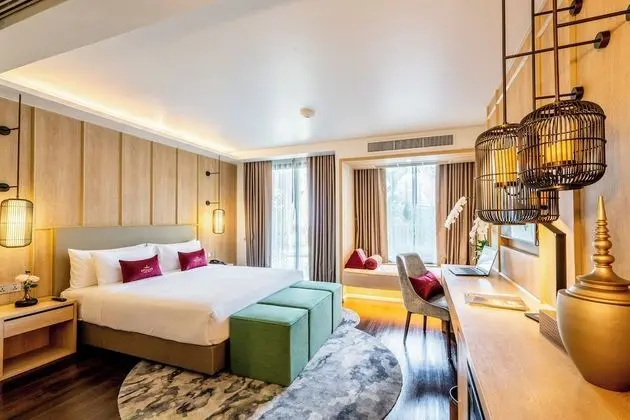 Premier Corner Room