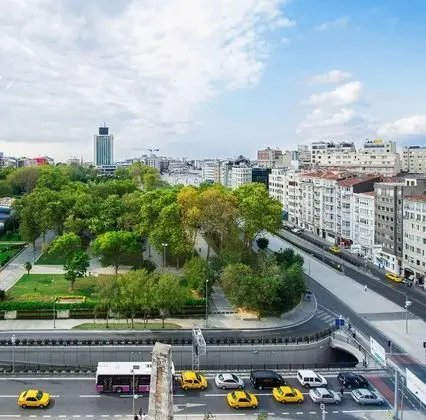 Deluxe Tek Büyük Yataklı Oda