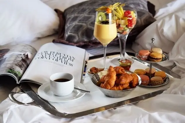 Superior Tek Büyük Yataklı Oda, Kısmi Deniz Manzaralı