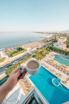 Superior Tek Büyük Yataklı Oda, Kısmi Deniz Manzaralı