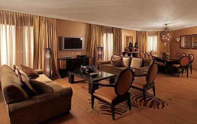 Presidential Suite 815