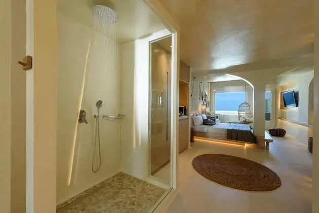 Suit With Jacuzzi