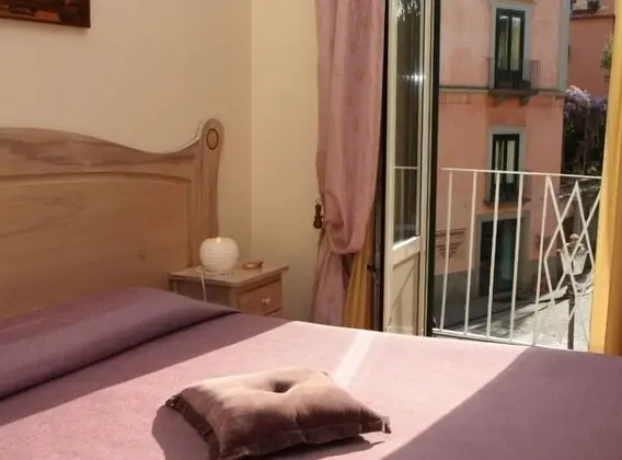 Tek Büyük Yataklı Oda, Balkon, Şehir Manzaralı